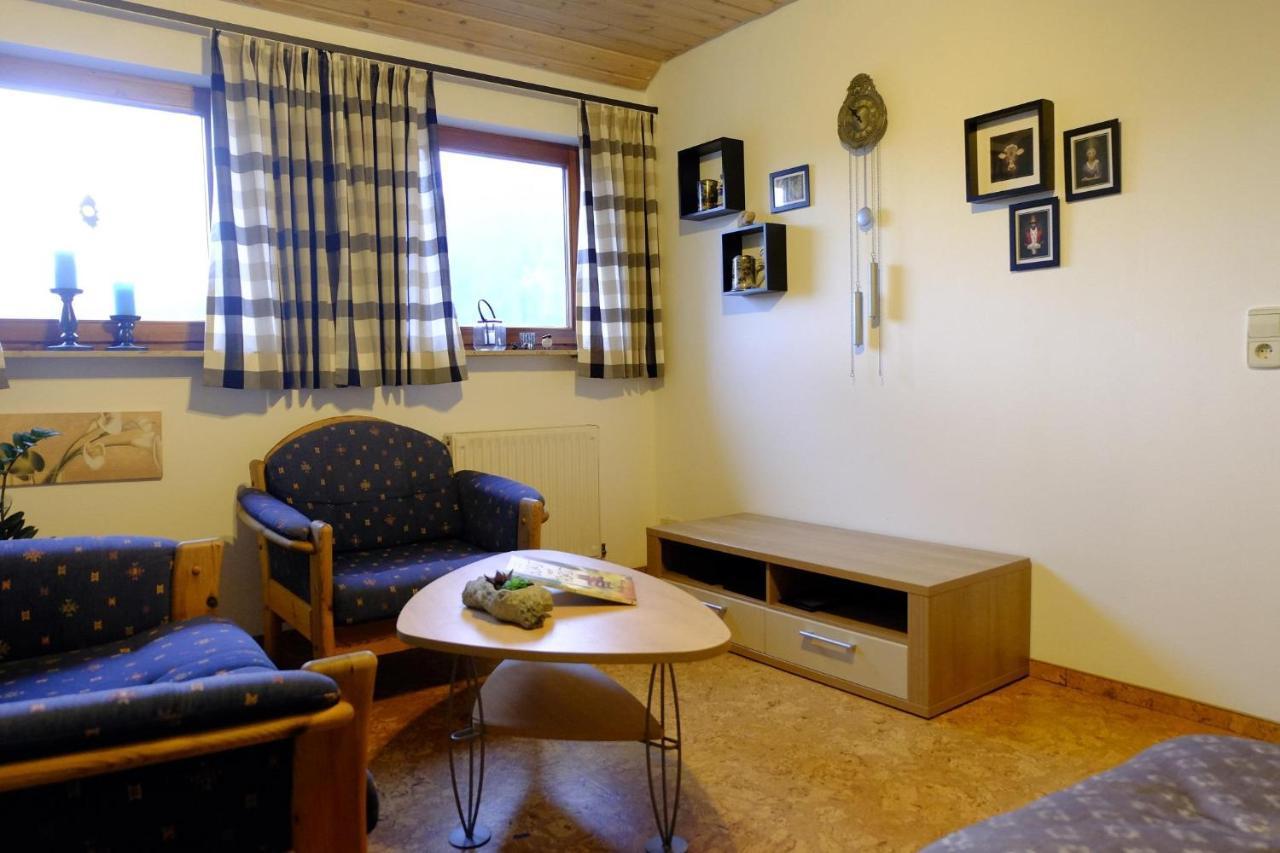Schwarzwild - Ferienwohnung Und Ferienzimmer Baiersbronn Exterior photo