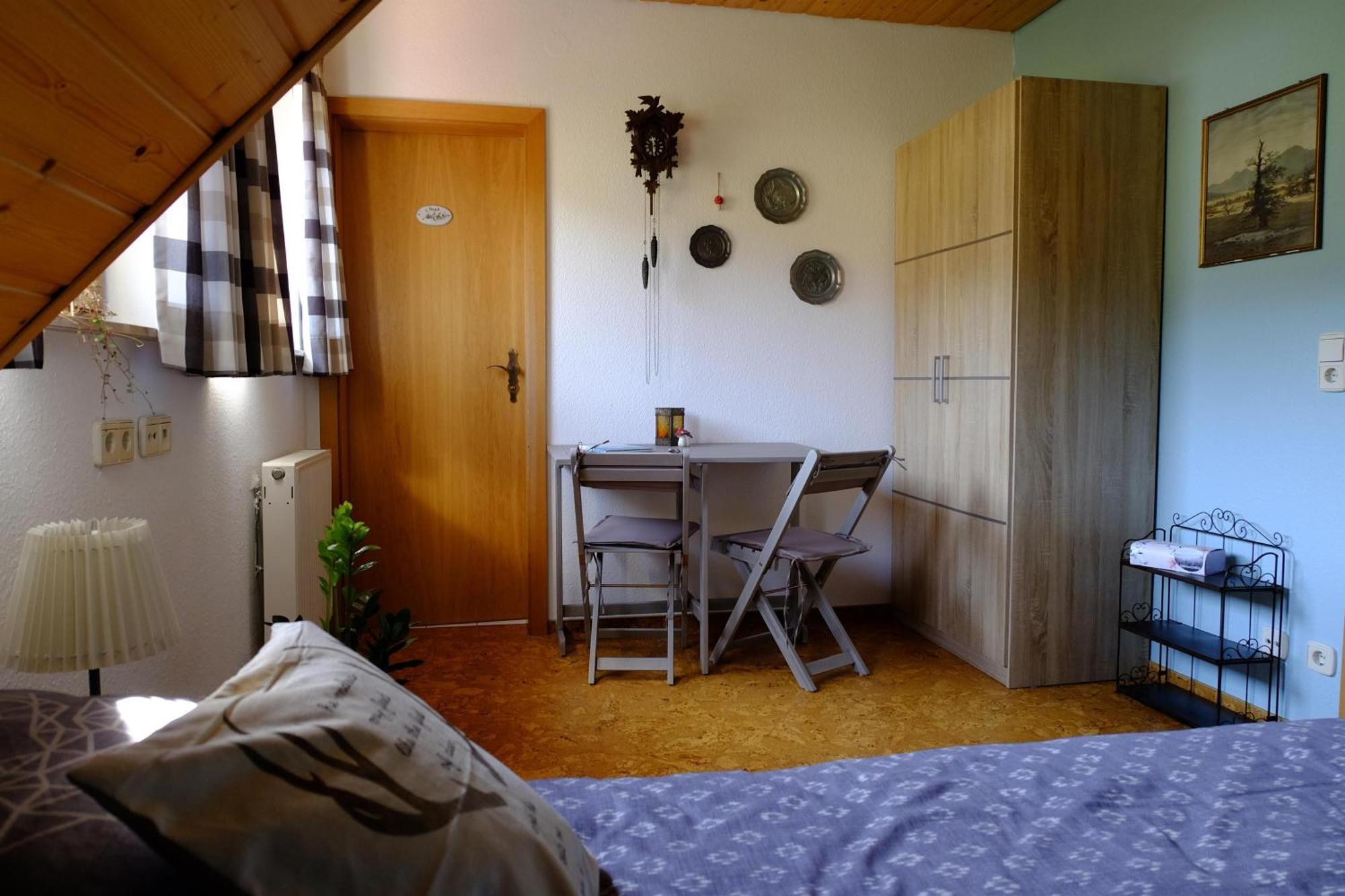 Schwarzwild - Ferienwohnung Und Ferienzimmer Baiersbronn Exterior photo